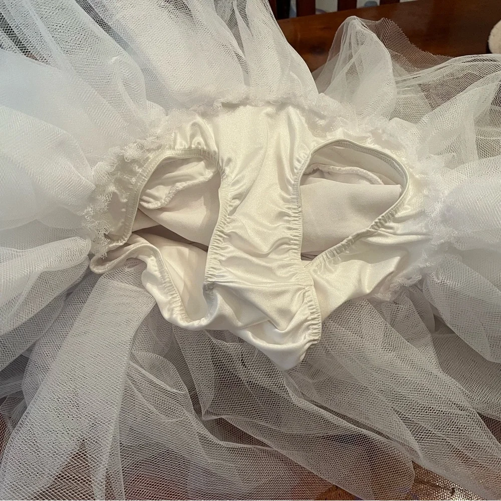 Weissman Dance White Ballet Costume Style 13663 Swan Lake - Size Medium Adult - Picture 14 of 16